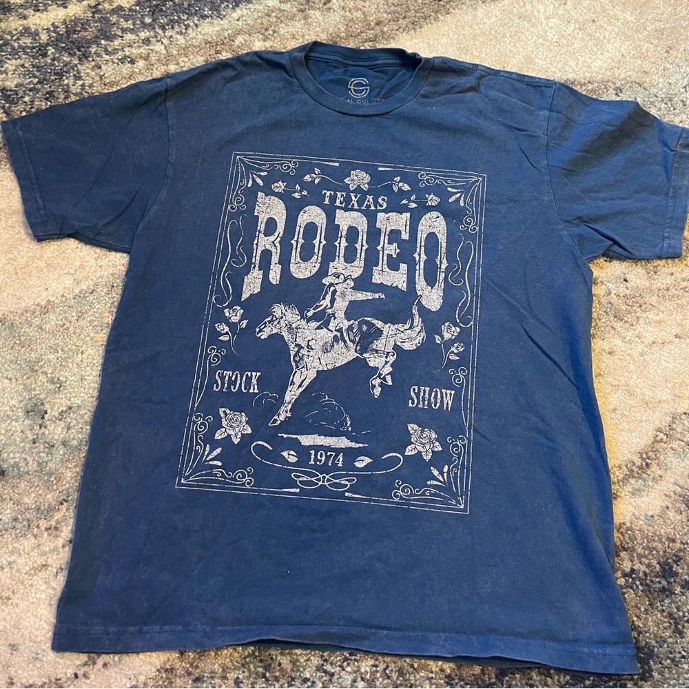 Texas Rodeo T-shirt, blue size medium.
